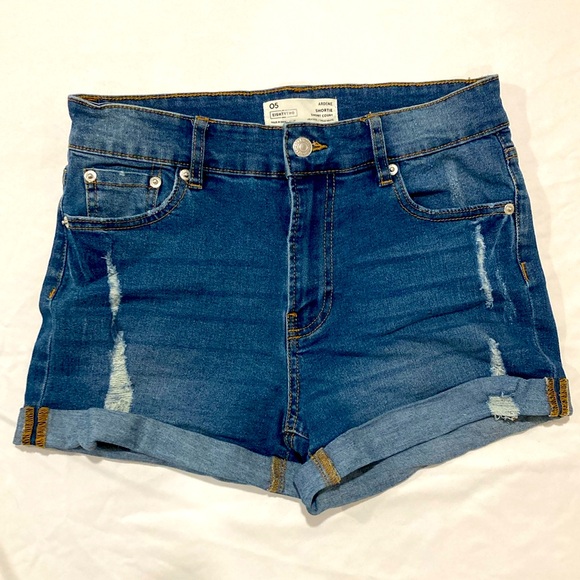Ardene 05 high rise shorties stretchy distressed jean fabric. - Picture 1 of 2